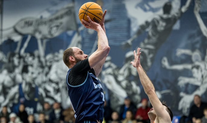 Дніпро розгромив Кривбас у Суперлізі