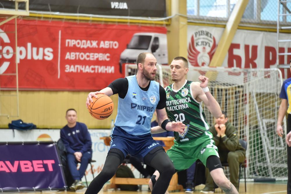 Дніпро одержав розгромну перемогу над Політехнікою-Галичиною