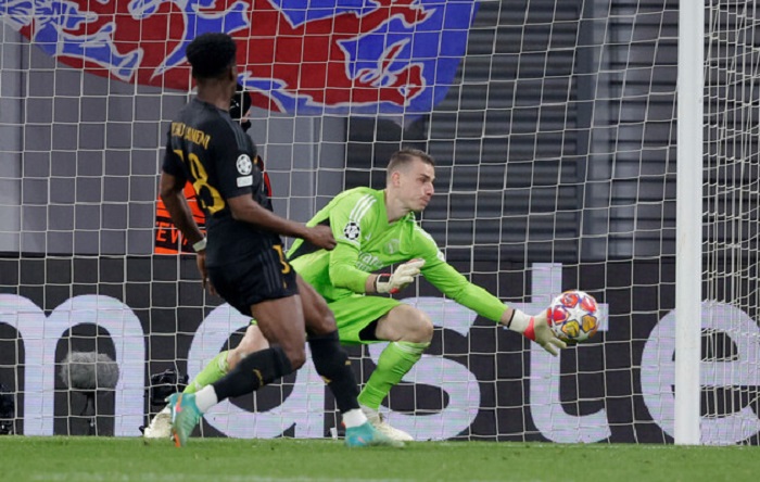 Фанаты «Реала» отдают предпочтение не Куртуа, а Лунину