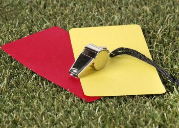 Как в футболе появилась красная карточка?