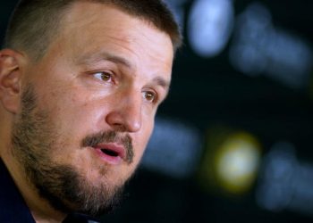 «Мы будем молиться»: в команде Усика обратились к Фьюри — Спорт ):Бокс