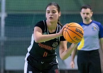 Жіноча Вища ліга: Франківськ-ПНУ-ДЮСШ-2 розгромив СДЮСШОР-4 — Федерація баскетболу України