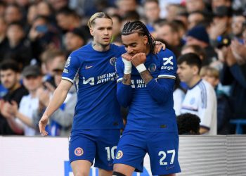 Михаил Мудрик заработал пенальти и 2 удаления на себе в матче АПЛ «Челси» — «Бернли»