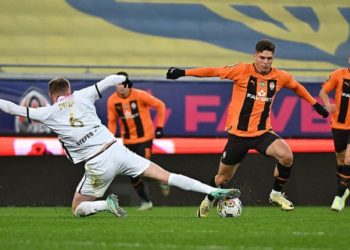 «Шахтер» переиграл «Колос» и вырвался на первое место в УПЛ