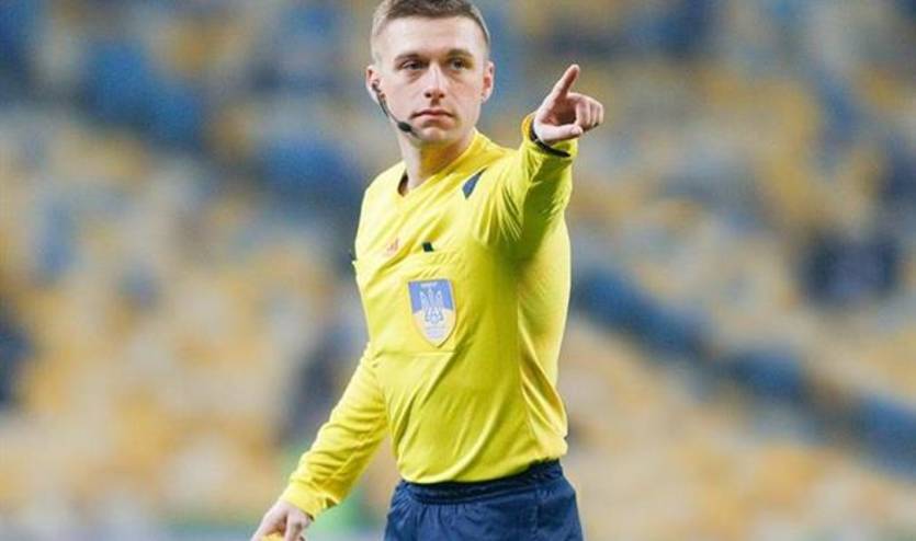 Впервые в истории в выборе арбитров на матчи полуфиналов Кубка Украины по футболу использовали жребий