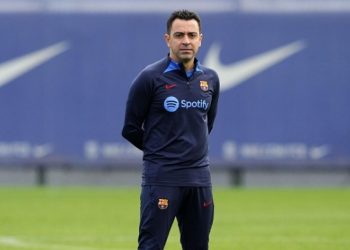 «Барселона» официально оставляет Хави на посту главного тренера