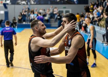 Черкаські Мавпи вирвали перемогу над Дніпром в плей-оф: фотогалерея — Федерація баскетболу України