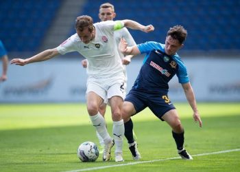 «Днепр-1» и «Заря» феерично провели второй тайм матча 23-го тура УПЛ, разделив очки