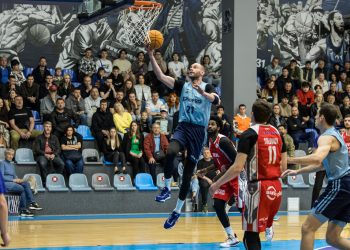 Дніпро переміг Рівне в першому матчі фіналу Суперліги Favbet — Федерація баскетболу України