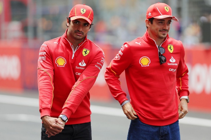 Должна ли «Феррари» вмешаться в борьбу гонщиков?