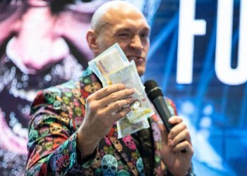 «Хочу миллиард»: Фьюри озвучил амбициозную финансовую цель в боксе — Спорт ):Бокс