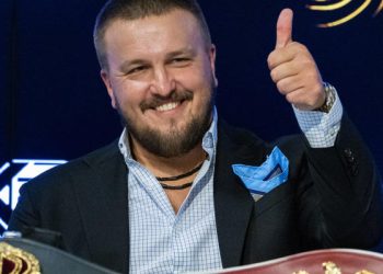 Промоутер Усика рассказал, кто заменит Фьюри, если тот снимется с боя — Спорт ):Бокс