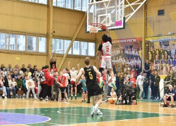 Рівне виграв домашній матч півфіналу Суперліги Favbet проти Київ-Баскета: фотогалерея — Федерація баскетболу України