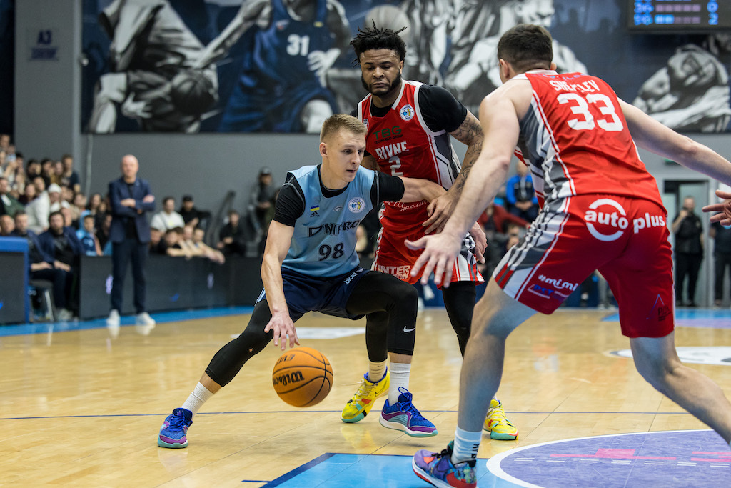 Важка перемога Дніпра в першому матчі фіналу проти Рівного: фотогалерея