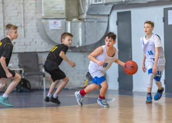 ВЮБЛ серед юнаків 2011 року: визначилась перша пара учасників Фіналу чотирьох — Федерація баскетболу України
