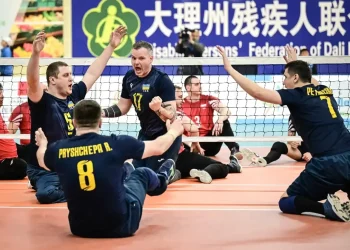 Збірна України з волейболу сидячи грає матчі кваліфікації за вихід на Паралімпіаду 2024 — Волейбол на «Чесно про спорт»