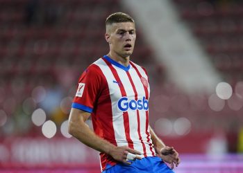 «Жирона» не отпустит Довбика этим летом