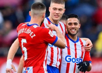 «Жирона» усилиями Довбика и Стуани вырвала победу над «Бетисом»