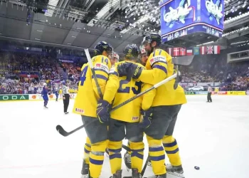 Чехія та Швеція перемогли у перших суперматчах чемпіонату світу | Хокей |