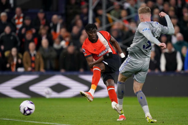 «Эвертон» без травмированного Миколенко разыграл ничью с «Лутоном» 