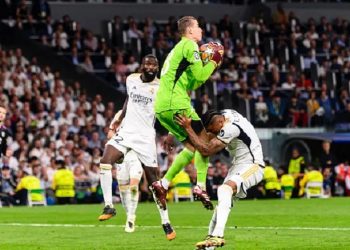 Фанаты не выпускали Лунина со стадиона после выхода в финал Лиги чемпионов