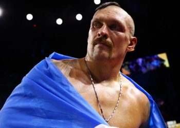 Мама Усика пригрозила Фьюри смертью — Спорт ):Бокс