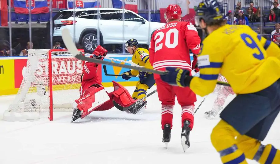 Переможна хода Канади, Швеції, Чехії та Швейцарії, вольова Латвія теж поки що лише виграє