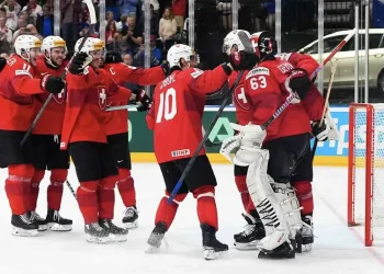 Сенсація! Швейцарія вибила Канаду та зіграє у фіналі чемпіонату світу | Хокей |