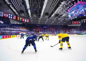 Сьогодні відбудуться півфінальні матчі чемпіонату світу з хокею | Хокей |
