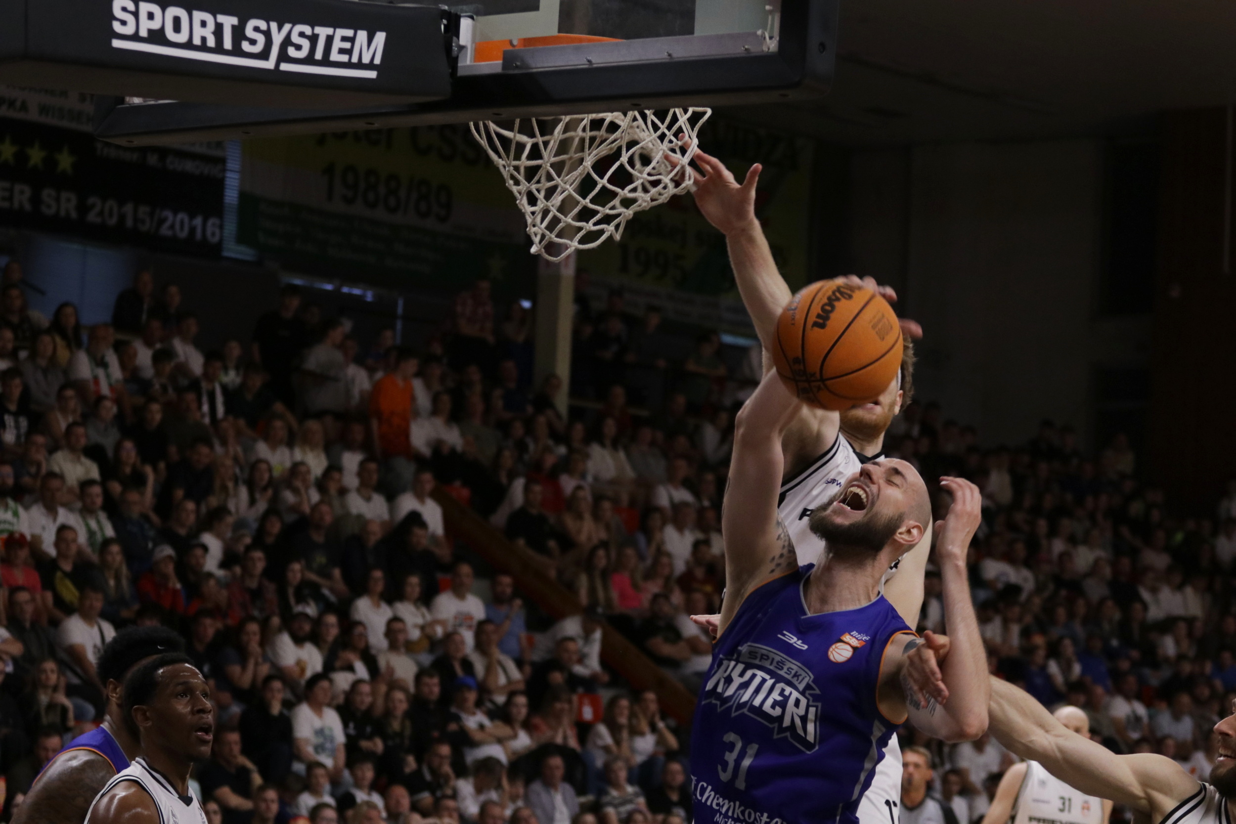 Українці за кордоном: Бєліков набрав 10 очок в Словаччині, у Крутоуса 8 очок в Румунії