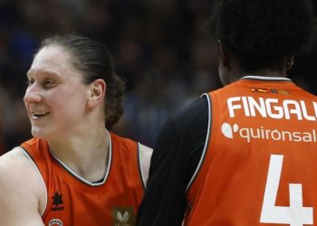 Українки за кордоном: Валенсія з Ягуповою вийшла до фіналу в Іспанії, у Юркевічус 9 підбирань в Італії — Федерація баскетболу України