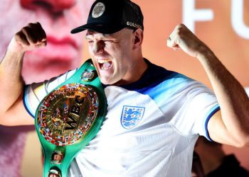 «Усик отбил голову Кличко»: Фьюри рассказал про спарринг украинцев — Спорт ):Бокс