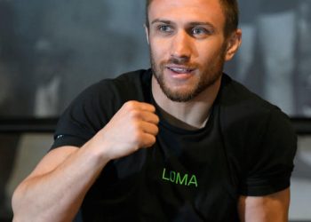 «В Украине его не любят»: Гвоздик жестко разнес Ломаченко — Спорт ):Бокс