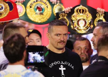 «Це мій подарунок»: Усик оголосив про відмову від пояса IBF — Спорт ):Бокс