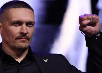 Усик поддержал Гвоздика после поражения от Бенавидеса — Спорт ):Бокс