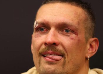 Усик решил сменить весовую категорию, чтобы снова стать абсолютным чемпионом мира — Спорт ):Бокс