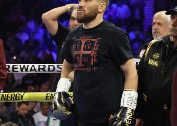 Экс-чемпион назвал единственное условие, при котором Ломаченко может победить Дэвиса — Спорт ):Бокс