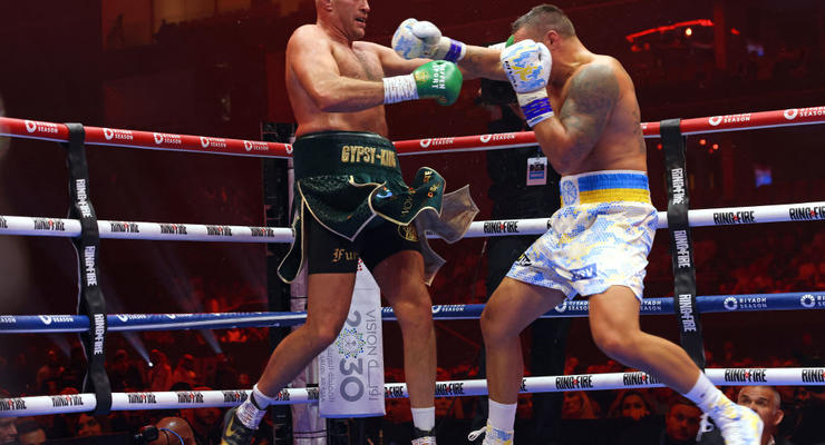 Хирн назвал фаворита реванша Усик - Фьюри