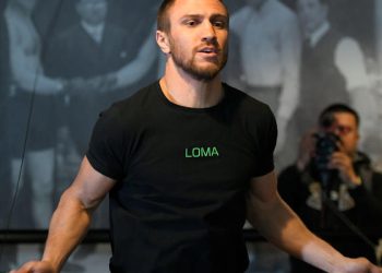 Названа причина, почему Ломаченко отказался от боя с Дэвисом — Спорт ):Бокс