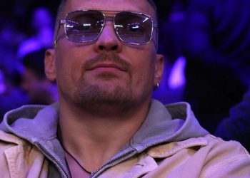 Усик оценил перспективы Хижняка в профессиональном боксе — Спорт ):Бокс