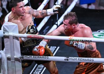 «Я дрался с легендой»: Берланга рассказал, как воспринял поражение от Альвареса — Спорт ):Бокс