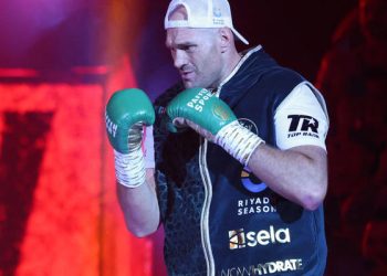 Леннокс Льюис назвал условие, при котором Фьюри может победить Усика в реванше — Спорт ):Бокс