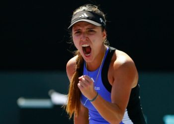 Россиянка побила ракеткой свою голову во время игры — Теніс