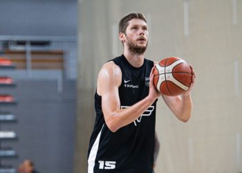Українці за кордоном: 17 очок Новицького в ENBL, Близнюк і Зотов зіграли проти команди Євроліги — Федерація баскетболу України