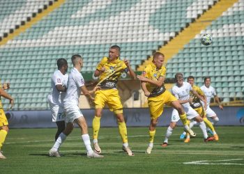 «Ворскла» в меншості втримала нічийний результат у грі з «Рухом»
