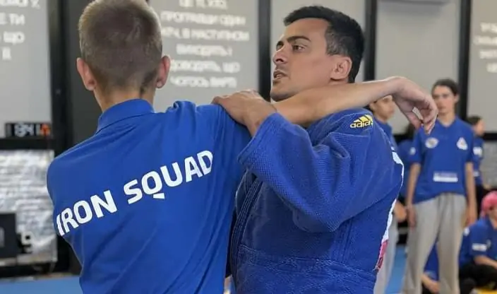 Три цінні поради та спроба закохати в дзюдо. Душевна зустріч Георгія Зантараї з Залізною Зміною