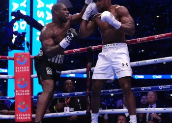 Хирн назвал виновного в поражении Джошуа от Дюбуа — Спорт ):Бокс