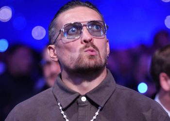 Playboy объявил, что героем следующего выпуска станет Усик. Боксер обвинил издание во лжи — Спорт ):Бокс