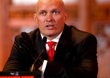 Усик обратился к Трампу с просьбой помочь освободить украинцев из российского плена — Спорт ):Бокс