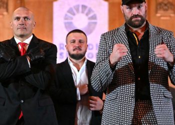 «Рефери просто сжалится над ним»: экс-чемпион мира предсказал судьбу реванша Усик — Фьюри — Спорт ):Бокс